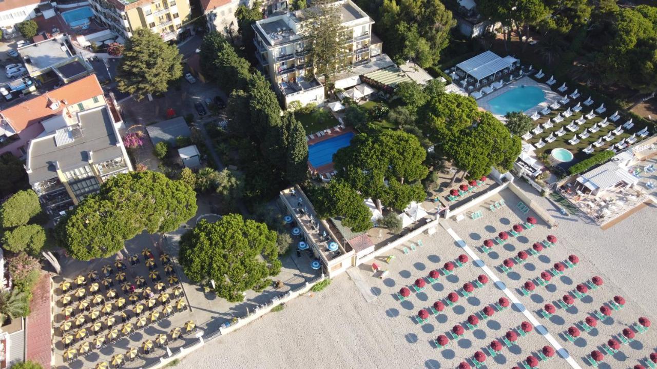 Hotel Eden Park Diano Marina Exterior foto