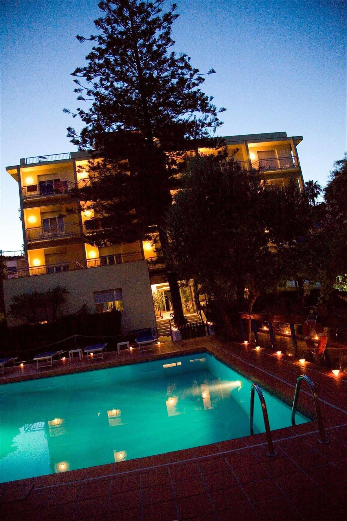 Hotel Eden Park Diano Marina Exterior foto